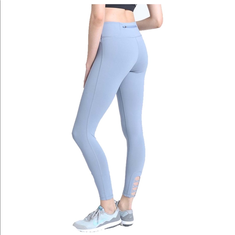 Mono B light blue